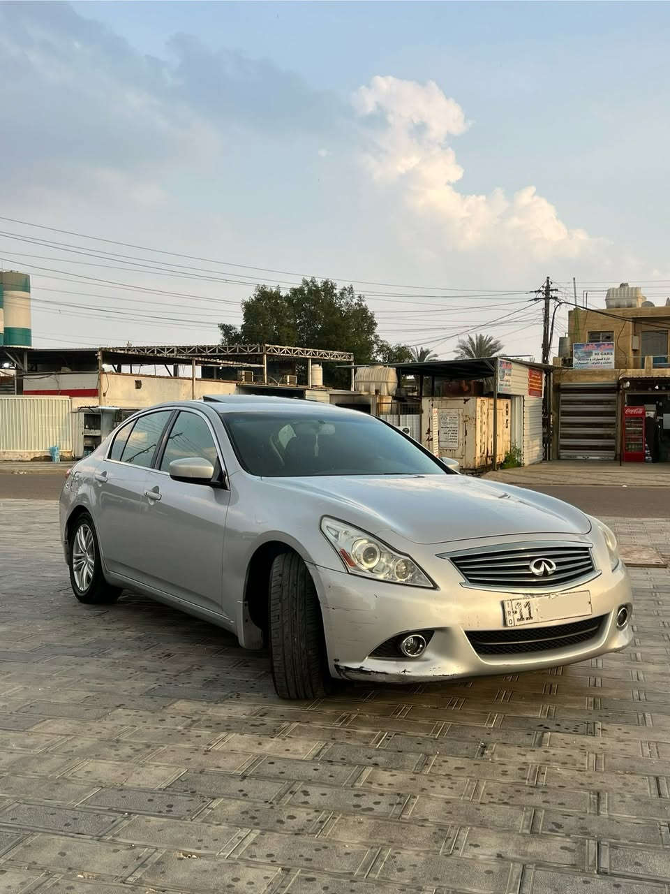 انفنتي جي للبيع
‏G37x 2012
السيارة فور ويل محرك 3.7 
وارد امريكي ممشى السيارة 68 الف ميل 
السيارة (بدون حادث بدون غرق ) *يعني ما ملعوب بلظفاير مالتها كلها بلادية*
السيارة حادثها حالوب مثل ما مبين بالصور ومبدل بيها بنيد فقط للجمالية وبنيدها القديم المحولب موجود سليم ١٠٠٪؜ 
ووضعية البدي مبينه بالصور 

مواصفات الانفنتي g37 المعروفه 
شاشة لمس مو العادية - داخل جلد -كشنات كهرباء مع خزن ميموري - ستيرن متحرك كهرباء  - تدفئة مقاعد - فتحة - كامرة وحساس - نظام سماعات bose 

السيارة بدون نقص باتري جديد بور ستيرن جديد داينمو 
جديد و تبريد شغال كاملة السيارة

مكاني بغداد 
للبيع سعر ١١.٠٠٠ $ وبيها مجال بسيط 

***********
 واتساب و اتصال
