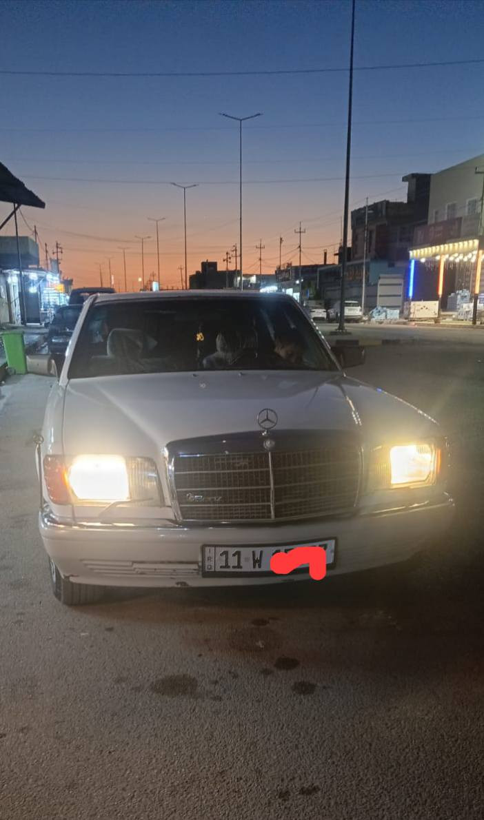 *للبيع مرسيدس 300 رئاسي*

*المواصفات:*
- موديل: 1988
- رقم: بغداد
- مشروع وطني
- سنوية لل 2027
- شرط تتكاتب مع المالك الشرعي
- كير، محرك، سبير كهربائيات، دواخل: شرط شركة
- تخم تاير جديد
- حدادية نظيفة مع دبلات وباقي ما يتعلق بالحدادية الامامي والخلفي جبتهن بالجنطه الشراي اذا يريد يشدهن 
- سنتر لك
- السيارة تعجب الشراي
- كتلوكات السيارة موجودة

*المكان:* واسط، صويرة

*السعر:* 65 وبيها مجال

*للاستفسار:* ***********
