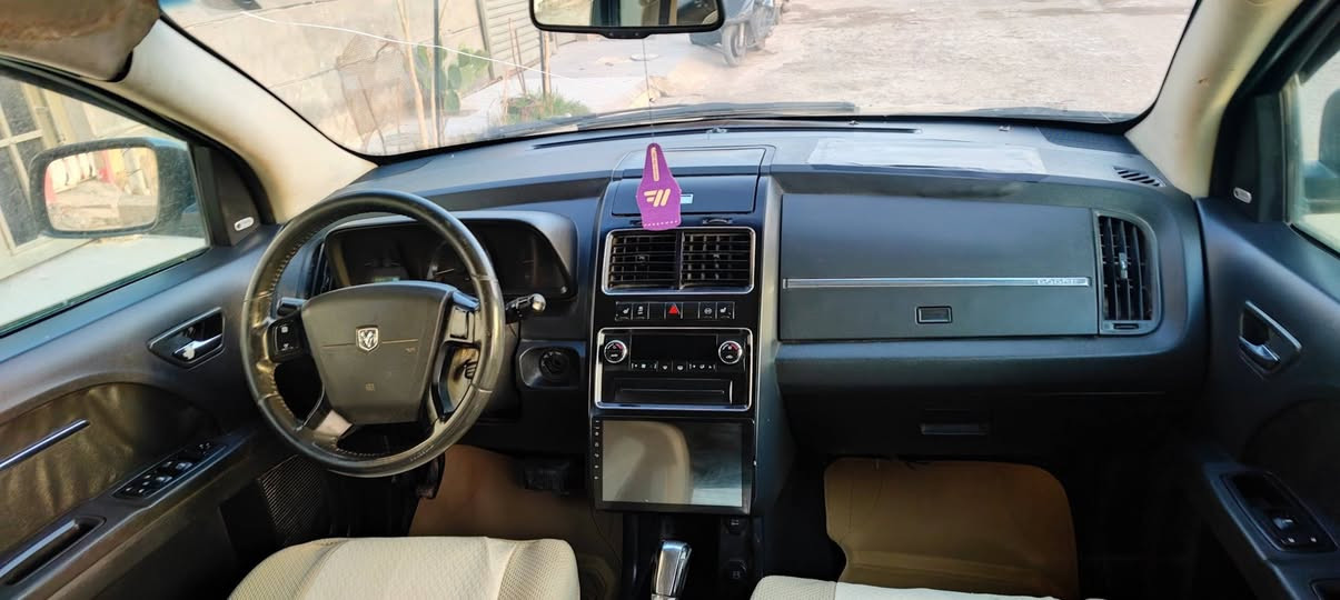 السلام عليكم للبيع دوج جورني 2010مكينه وكير كفاله حداديه امامي خلفي خير من الله كهربائيات جاهزه شاشه تاب ايباد تشغيل عن بعد بصمه باب وجنطه  بيها كم قطعه صبغ رقم بغداد انكليزي تحويل مباشر السعر 95 وبيها مجال مكاني الكوت واسط ***********
