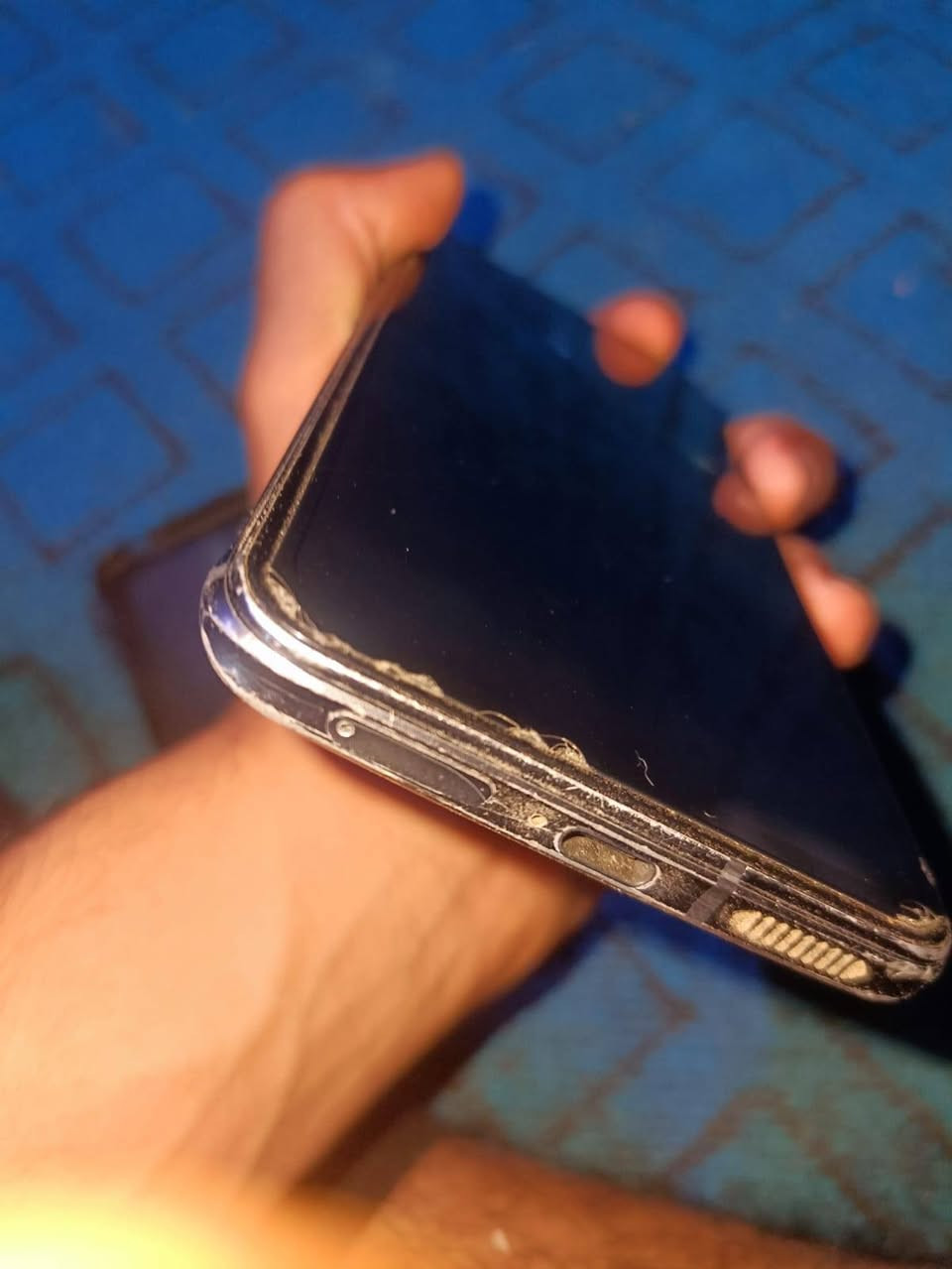 السلام عليكم شباب عندي تليفون ريد ماجك6برو جهاز كلش حلو جهاز شغال شفتات ومروحية والشحن مالتة كلش حلو سبب للبيع اريد اعمر التكتك سعرة180 الجهاز 90فريم ثابت بس بصمة ما تشتغل بسبب جان علي روت مكان بغداد الشعب رقم *********** اذا تريد تراسلني تعال واتساب فقط ملاحظة هاي الزكة مفطورة مو الشاشة
