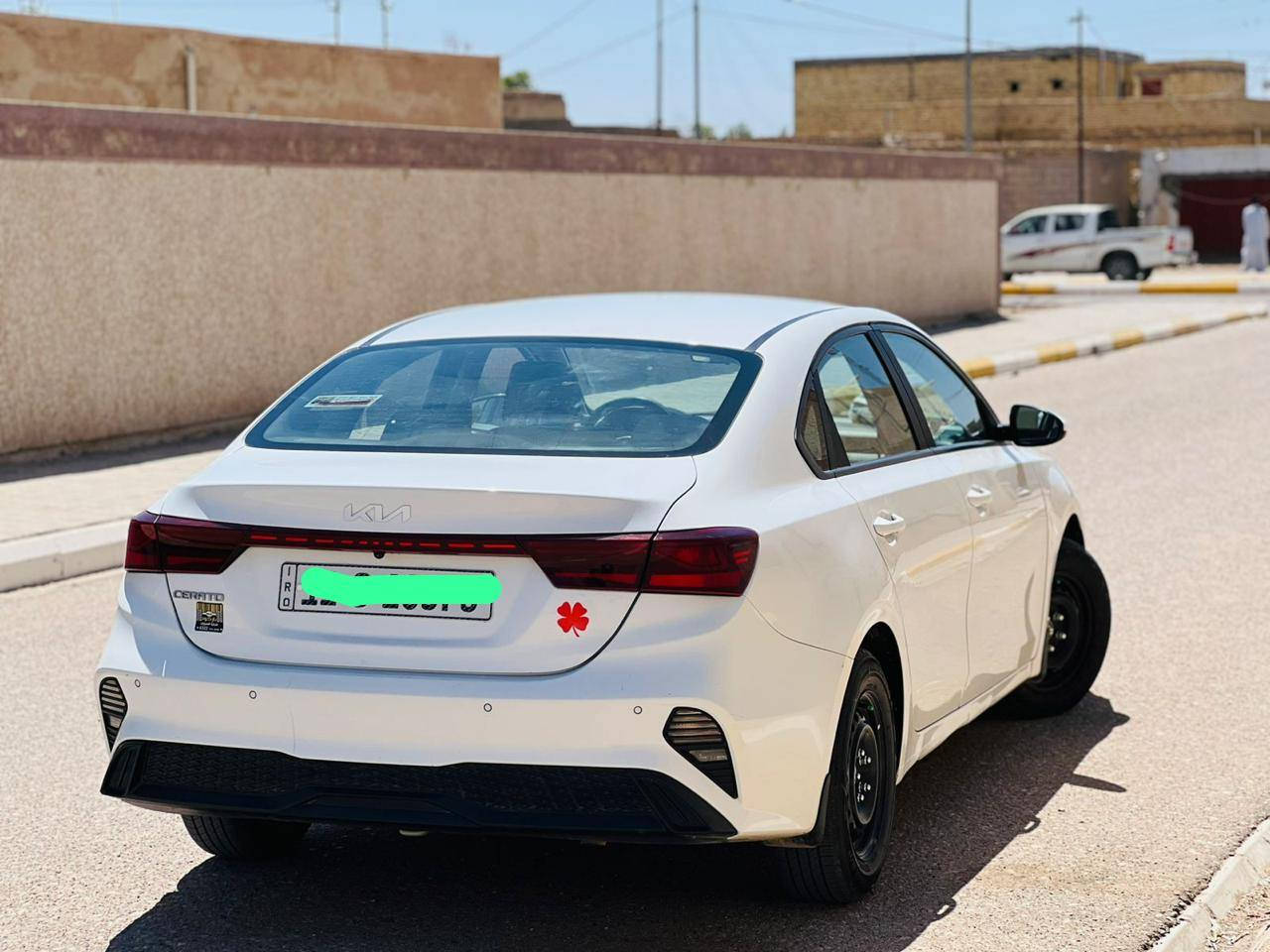 السلام عليكم
للبيع كيا سيراتو موديل 2023 خليجي
محرك 2000 رقم بغداد ب اسمي
سياره مواصفات عاديه تحكم ستيرن شاشه وكامره
سياره مدوشمه + ارضيه جلد. سياره جاهزا تخم تاير حداديه
محرك كير كفاله ماشيه 80 الف
سياره مكفول من صبغ بيهه مكانين بارد
اي استفسار اتصال ***********

        السعر 150 وبيها مجال
