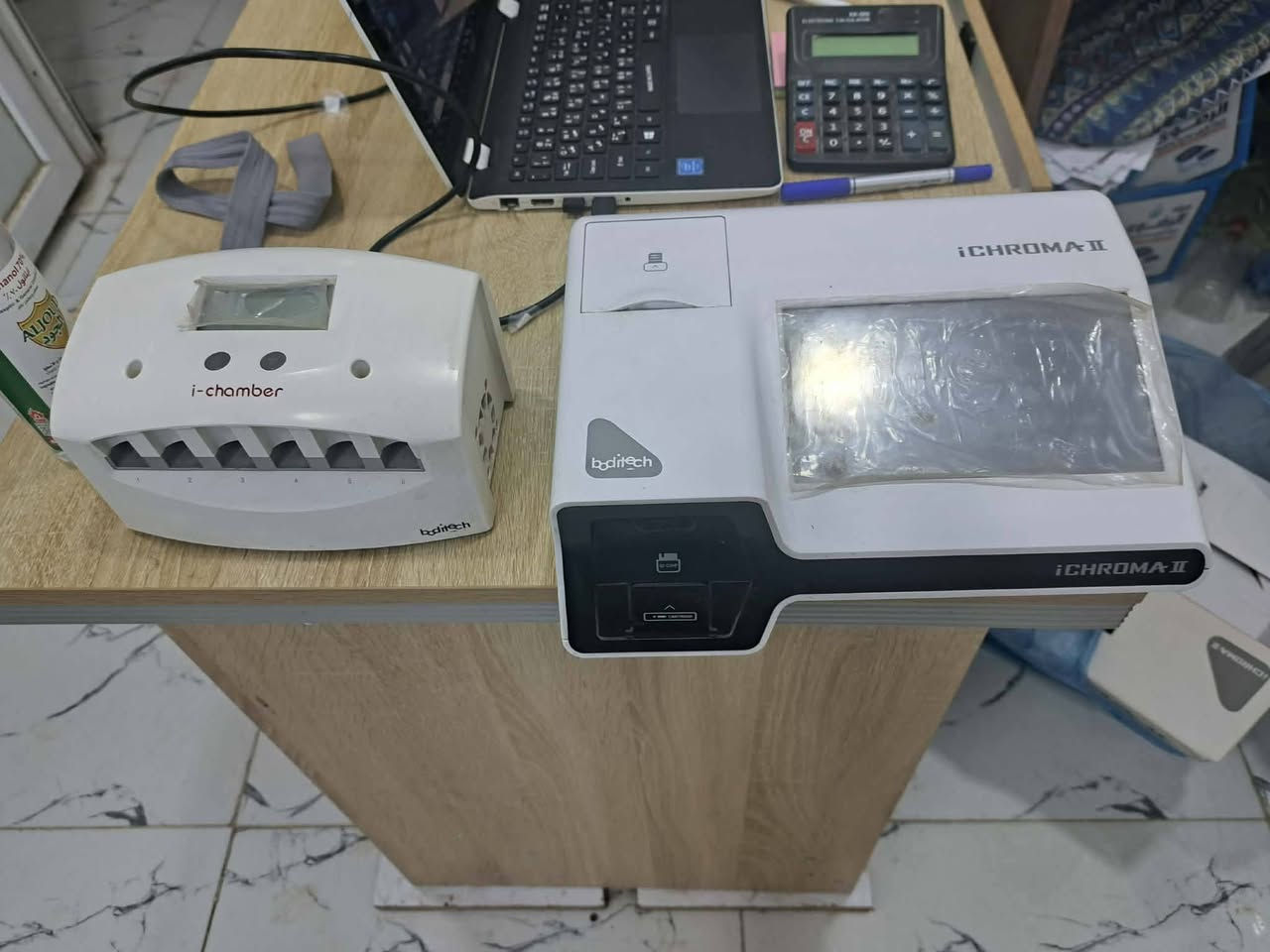 تحية 💝 
متوفر جهاز i-chroma 2 
الجهاز مستخدم نضيف 
ملحقاة الجهاز :..
1-حاظنه + الجهاز
2-محولة تشغيل
-------------------------
للأستفسار اكثر عن الجهاز التواصل عله الرقم ***********
