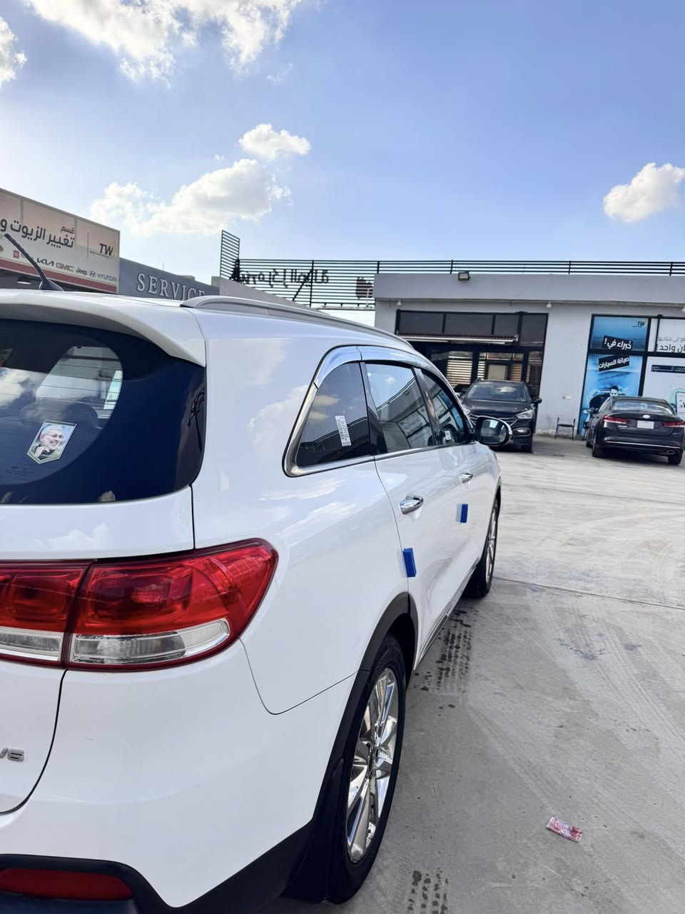 السلام عليكم
سورنتو للبيع موديل 2016 خليجي مكفولة من الصبغ والتبديل فقط بيهه بارد بسيط 

رقم واسط

ماشيه 87كيلو  

مواصفات السيارة :

بصمة تشغيل + ابواب 

محرك 6 سلندر 

٧راكب 

حساسات امامية + خلفية 

كامرة خلفية  

تحكمات ستيرن

٣ قطع تبريد + شاشة تحكم بالتبريد  

وباقي المواصفات معروفة 

مكان السيارة واسط

للإستفسار  ***********

غير متواجد على الفيس***********
