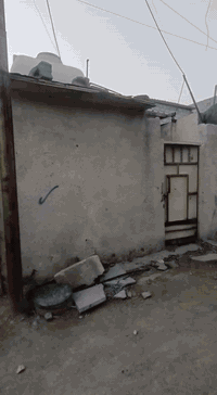 السلام عليكم مكلف بلنشر دار للبيع 75الموقع حي النصر الثانيه شارع سيد حيدر ابو الجمله قريب ع سوك السعر32وبي مجال خدمات كامله مقرنص قيد الانشاء***********
