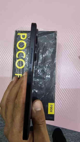 السلام عليكم 
بوكو F6 سعر الجديد ماله530 الف
 مستعمل قليل نضافه 95
ذاكره 512
ملحقات كامله شاحن 90 واط
السعر 400
 مكاني الزبير/للتواصل واتس اب او اتصال/*********** الزبير
