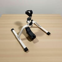 جهاز تمرين الأرجل • مقاومة قابلة للتعديل • مناسب لكبار السن