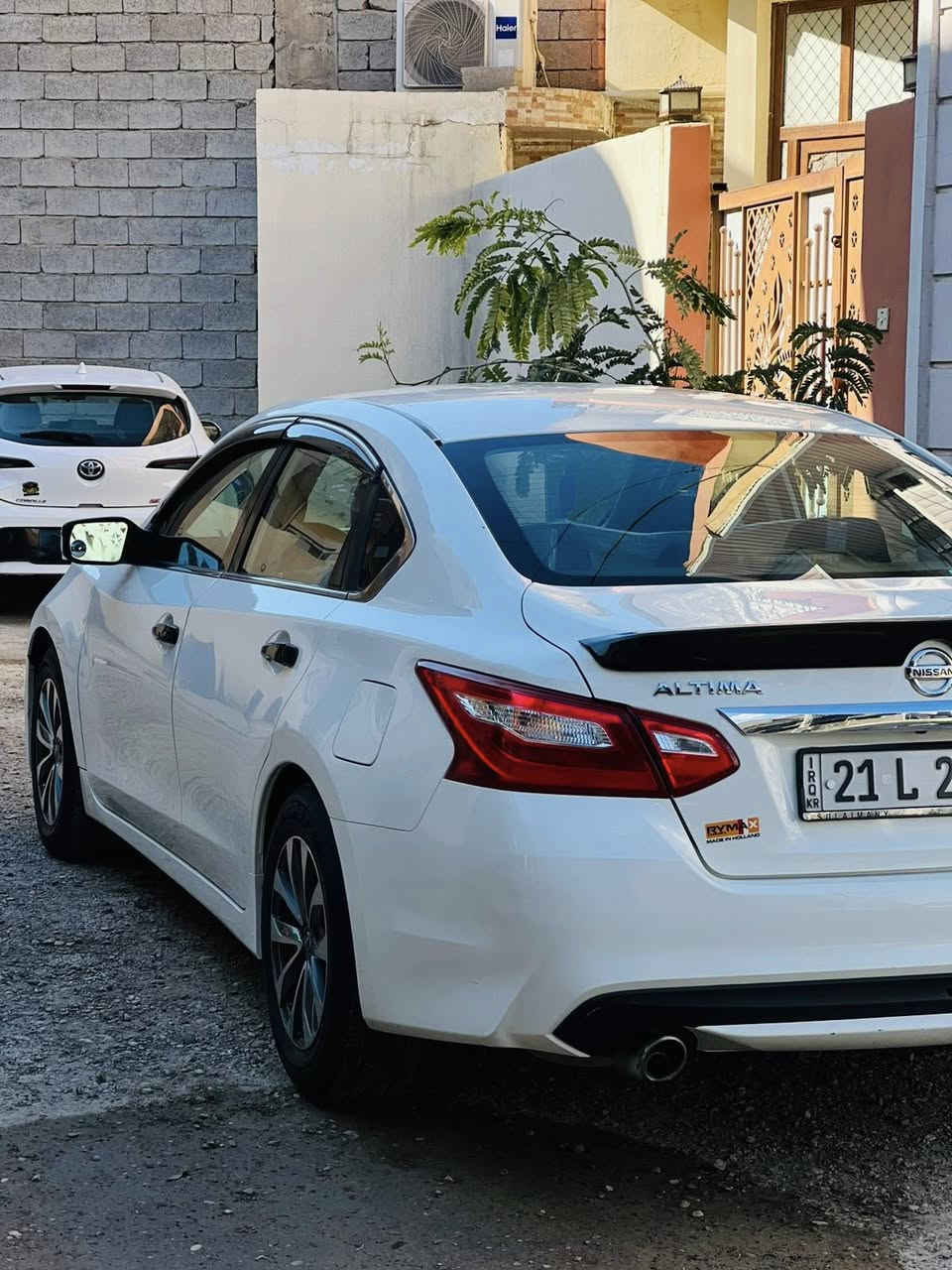 السلام عليكم 
نيسان التيما 2017 
الموصفات 
تحكمات ستيرن 
كامرة خلفيه 
حساسات 
كشن كهرباء 
ماشيه 100 mi
السيارة حادثها جاملغ وباب رش فقط بدون إرباك بدون دواخل 
السيارة كير مكينه صدر جاهزة من كلشي مابيها  نقص برغي 
رقم سليمانيه هزة وسنويه ورقم جديد 
صور الحادث والسونار مرفق 
العنوان ديالى بعقوبه 
السعر 125 وبيها مجال للطيبين 
رقم الهاتف ***********
