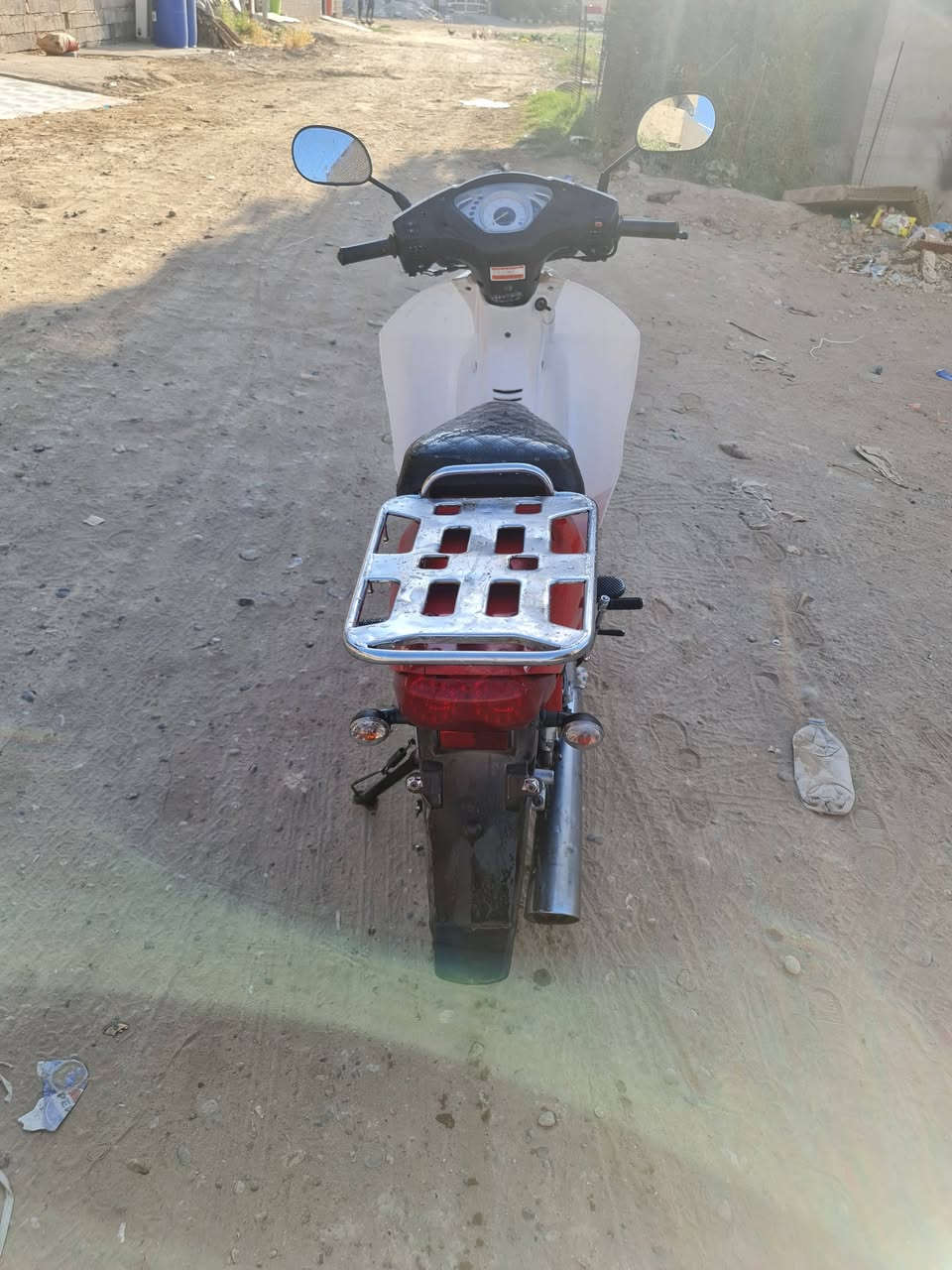 البيع سرفيز نضيف محرك ناعم شغال سلف كهربايات كله شغاله مديل 2016جهاز البصمه موجود بي السعر اب 575وبي مجال شراي***********
