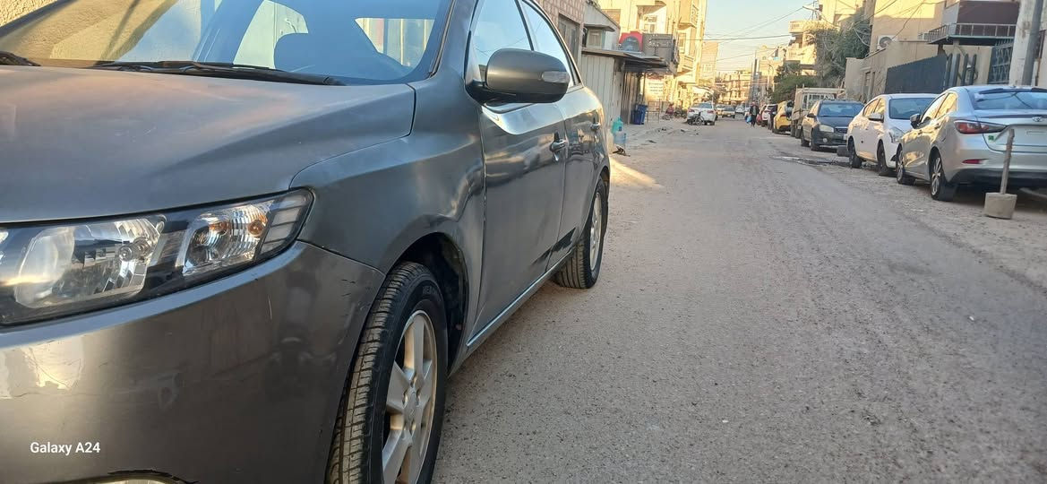 السلام عليكم
كيا سيراتو ٢٠١٣ رقم بغداد محرك ١٦٠٠ قبل فترة شديته مال حاوية مصبوغة حزام مكاني بغداد  الاعظمية سعرها ٨٥ تجي تشوفها وتقتنع بيها  وبيها مجال .
رقم الهاتف *********** بي واتس
