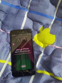 آيفون ٨ • مقفل برمز • شاشة تحتاج تبديل