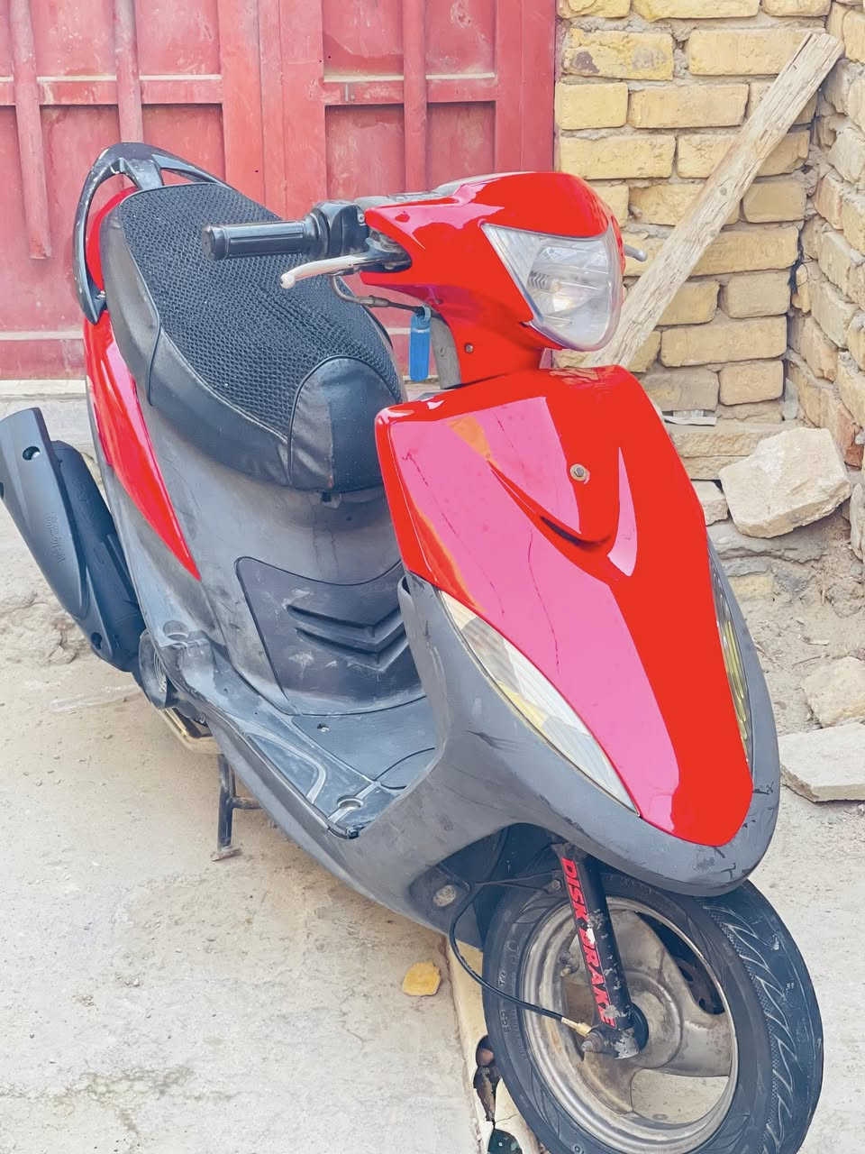 سلام عليكم دراجه للبيع   ماكس حاويه49بلادي شلعه ومعدل خير من الله  مابيها كل نقص مابيه مستعجل عليها كلش رقمي ***********
