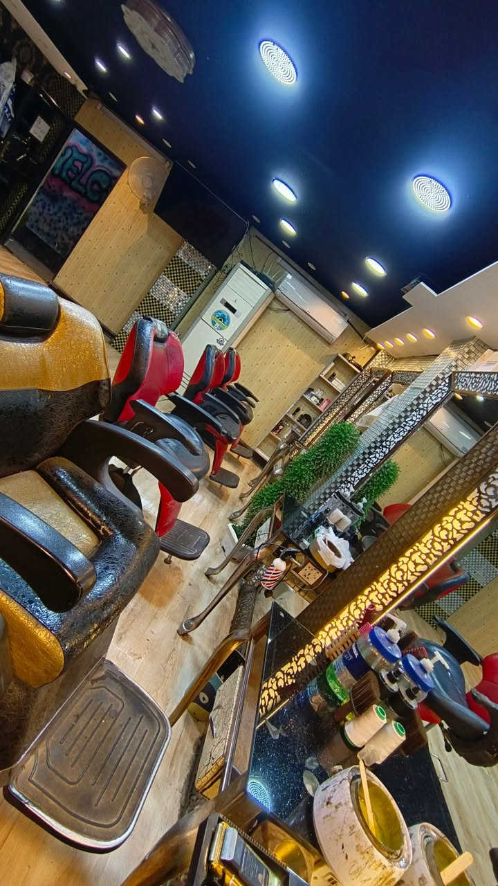 غراض حلاقه لبيع سعر مناسب  كلهن رجان لحد يكلي اريد كرسي ‏‪*********** العنوان نجف شارع الروان
