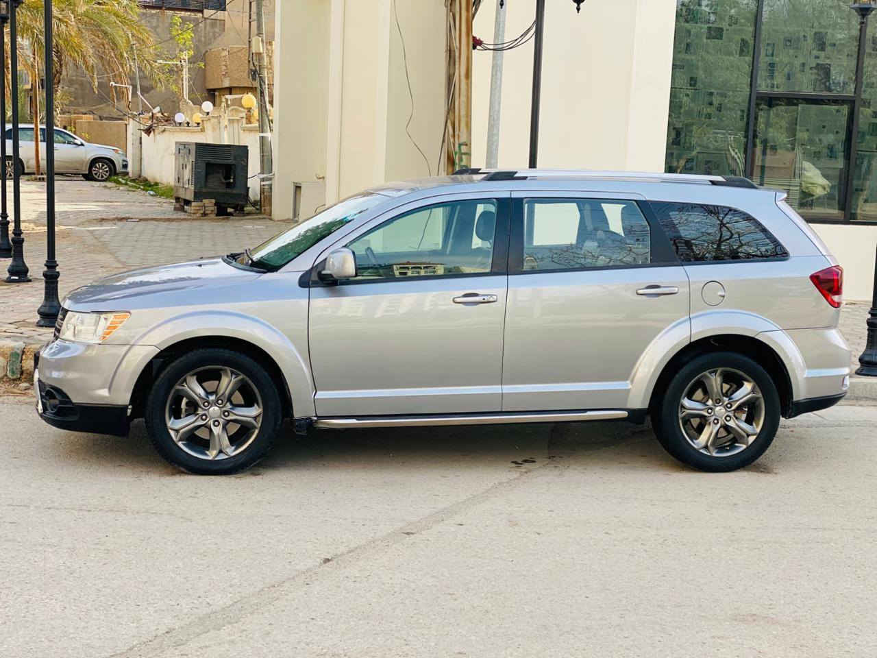 جورني 2017امريكي حادثه جاملق وبنيد بدون دواخل والباقي كفاله عامه ليبل واحد
مكينه وكير كفاله
حداديه 100/100

فول ماعده الفتحه بصمه تشقيل بصمه ابواب 3قطع تبريد 
تحكم استيرن 
شاشه كامره 
مري شفط
7 راكب كشنات جلد وكهربائي 
كشن جلد
السعر 117 قابل للتفاوض 
مكان سياره كربلاء المقدسة لاستفسار تصال *********** كربلاء, العراق
