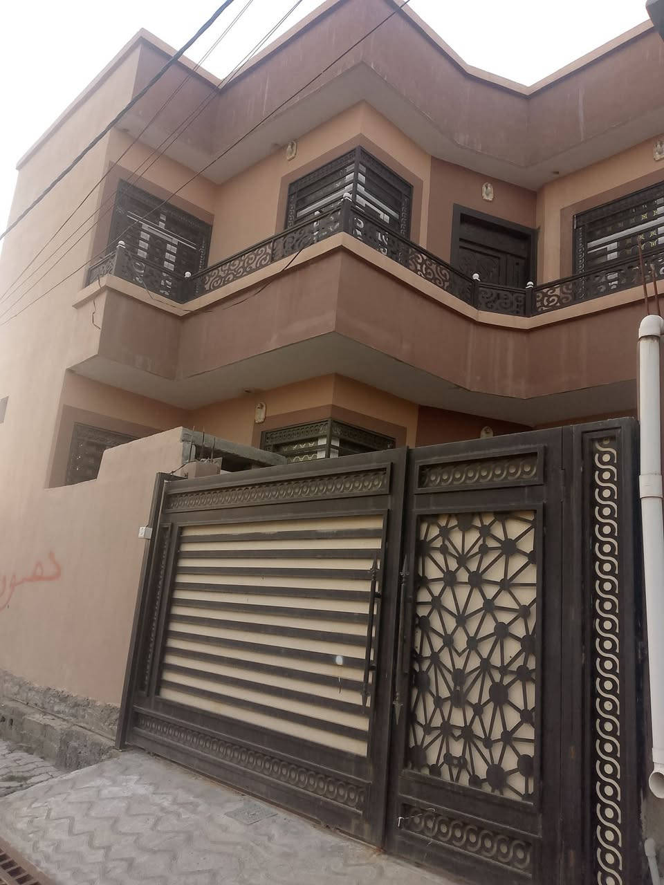 بيت للايجار شارع الأطباء البيت طابقين اربع غرف ومكان مميز وجاهز ومرتب فول للتواصل على الرقم 
***********
