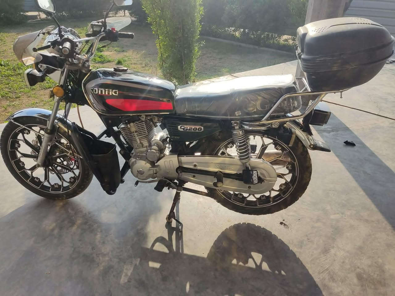 للبيع 
موديل24
محركc 200
السعر 650بي مجال 
اوراق كامله 
مكان تاجي مشاهده
***********
