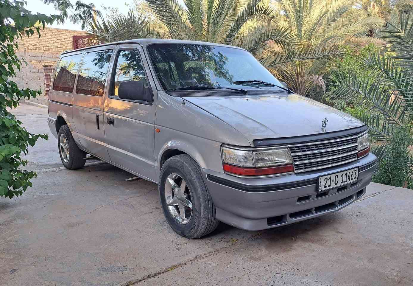 دوج كرفان موديل 95 أنكليزي بأسمي تحويل ثاني يوم كير ومكينة بلاد 3300/v6 حدادية جديده ممتازة تخم تاير تخم 5 ويل كب كروم كهربائيات عامه شغاله
تبريد ❄️ بالضهر ثلج مسجل شاشه كامره 
6سماعات كشن سياحي منفصل تقفل وتفتح سنترلوك ريمونت مع الجنطه ترايها كلش حلو وناعم سعرها مناسب ٤٤ وبيها مجال قليل مكاني كربلاء الحسينية 
***********
