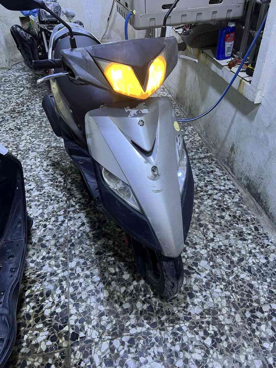 سلام عليكم دراجه ثعلب للبيع كامله مابيه نقص نكره سلف هندر شلعه معدل دراجه بلاديه السعر ٤٠٠ وبيه مجال المكان بغداد الدوره الرقم *********** وتساب *********** رصيد
