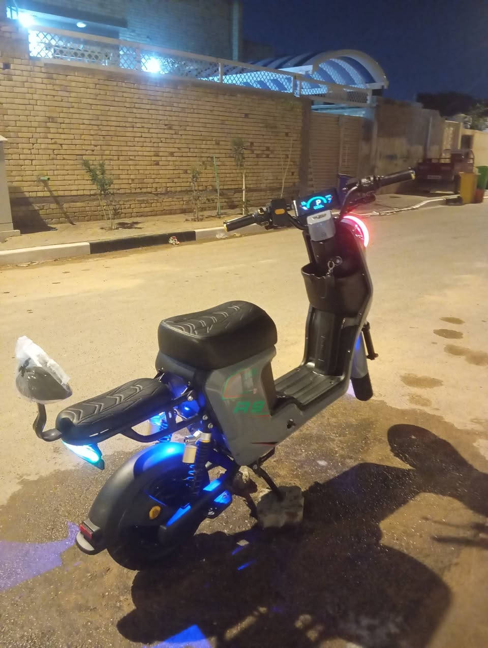 السلام عليكم دراجه للبيع ار 9 اول مواصفات موديل 25 بسرعه 109 حقيقي 80 كهربائيات اخوط كله جديد دراجه فول ومواصفات العنوان بصره الزبير السعر 440 رقم الهاتف ***********
