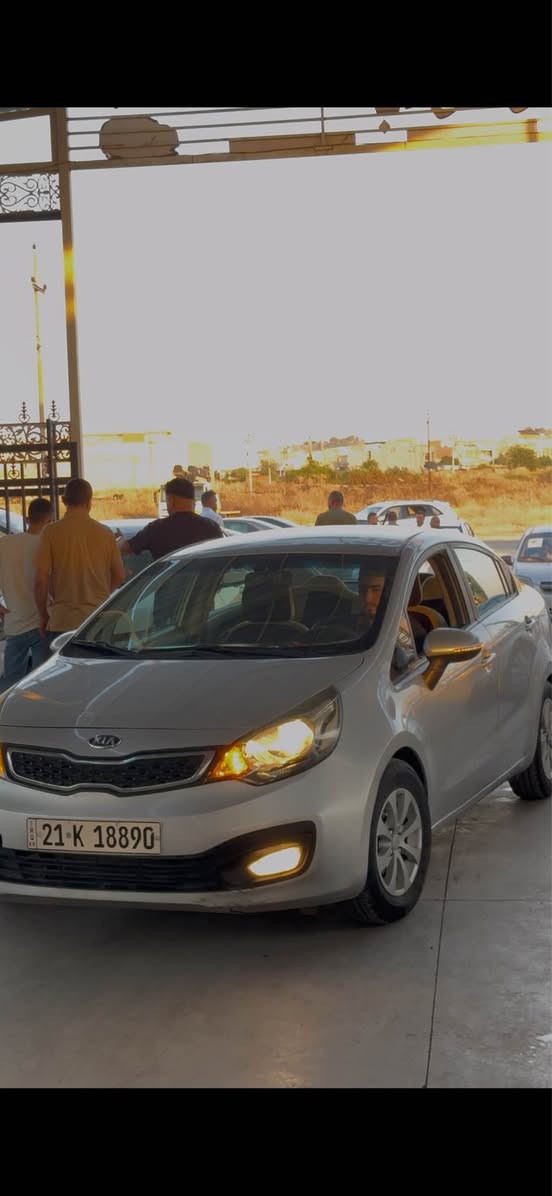 كيا ريو ٢٠١٢ توماتيك
سياره  ابيع  بخ عام جماليه بدون ضربه
رقم وسنويه جديد تحويل و غرامات شرط
سياره مابيها اي نقص لا حداديه ولا كهربائيه
سعر (( ٦٨ )) $$ بلاش
مكان سياره قضاء برده ره ش // دهوك
رقم تلفون (( ***********)) واتساب اكر, نينوى
