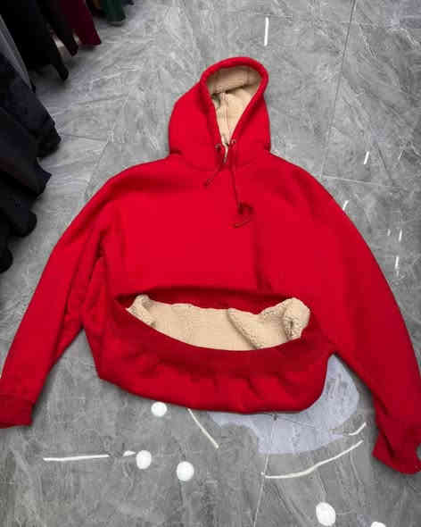 السلام عليكم من رخصة الادمن سويتر رجالي نسائي مبطن خامه قطنيه قياسات من XL لحد XXX اكس للحجز خاص او واتساب ***********
