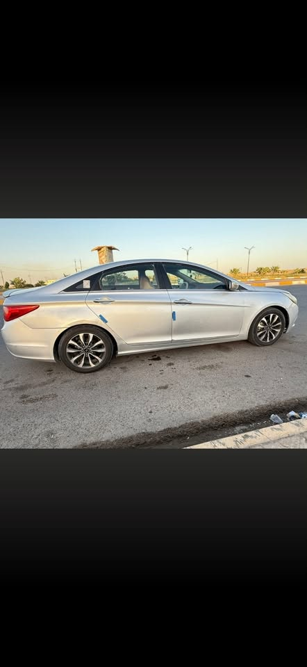 سلام عليكم سوناتا للبيع موديل 11
رقم اربيل بسمي. 
خليجي. محرك دوش 2400 
بيها ضرر جاملغ وره السايق ومصلح  والصفحه الثانيه الهلال 
بيها جلح بلقماره والجنطه 
الصدر تعبان 
 السعر 80. وبيها مجال 
***********

