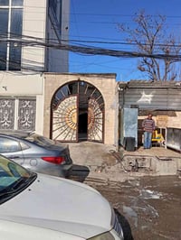 دار تجاري • شارع البريد الرئيسي • ٣٠٠م