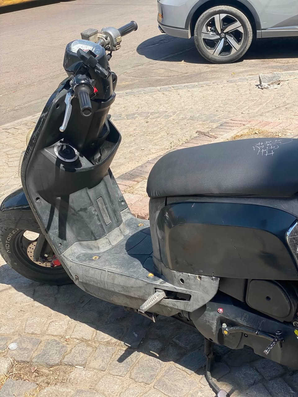 سلام عليكم دراجه بوليس تخبل دراجه مكينه مامفتوحه دراجه نشطه شلعه ومعدل دراجه خير من الله بيه بس كبريتر مبدل اصلي بغداد شعب سعر ٧٥٠وبيه مجال رقم ***********
