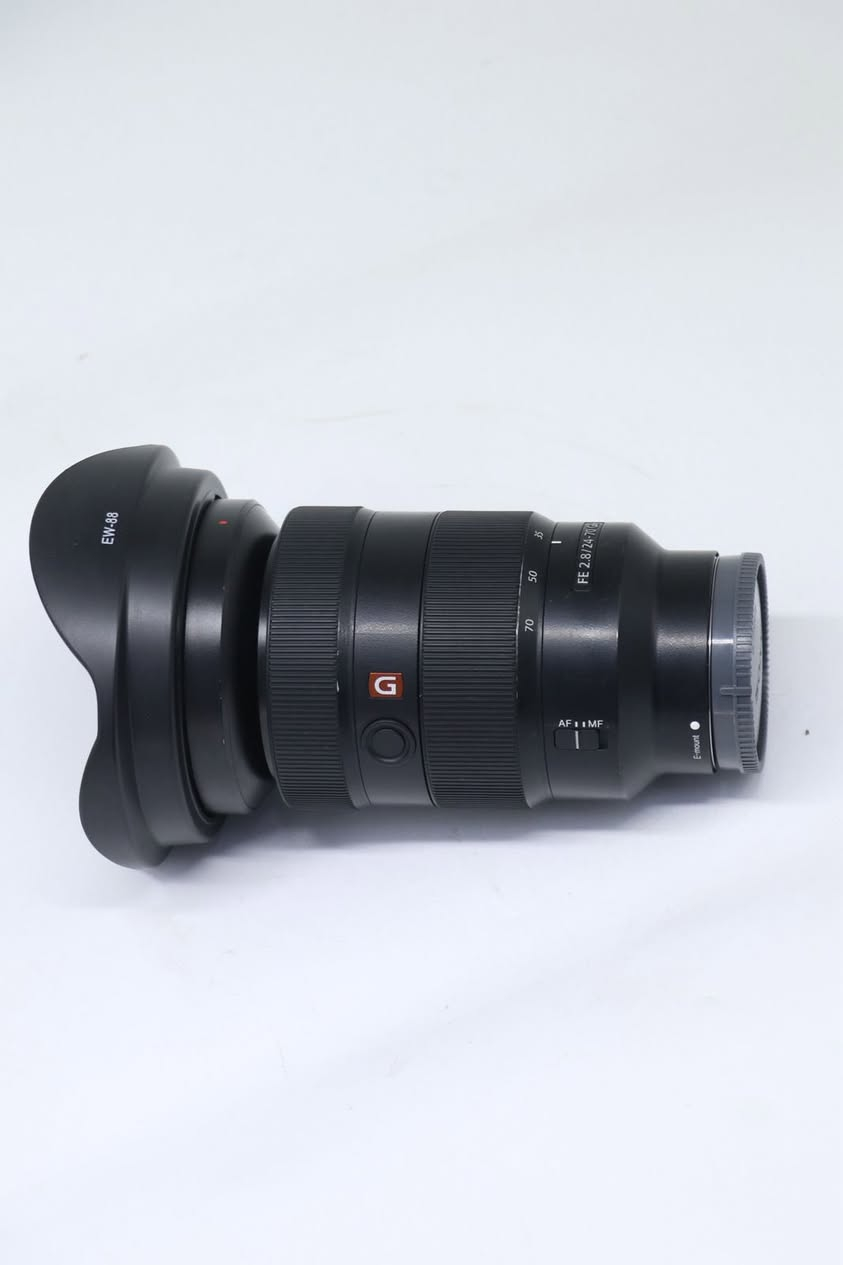 عدسه جي ماستر الاصدار الاول
نضافه ‎%‎97 
مراوس بعدسه 85 ملم فتحه 1.4 جي ماستر 
او بعدسه 70/200 جي ماستر اطي فرق قليل


**إذا كنت صاحب هذا الإعلان وتريد حذفه لأي سبب، رجاءا أرسل رسالة إلى الدعم الفني**