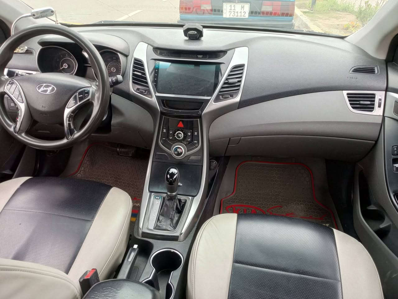 اسلام عليكم سياره الفين و15حلوه حادثه چاملغ وبنيد ولغد الشاصي مكينه حلو كير حلو حداديه جديده السياره خير من الله تبريد شغال السياره جاهزه  ***********السعر 95
