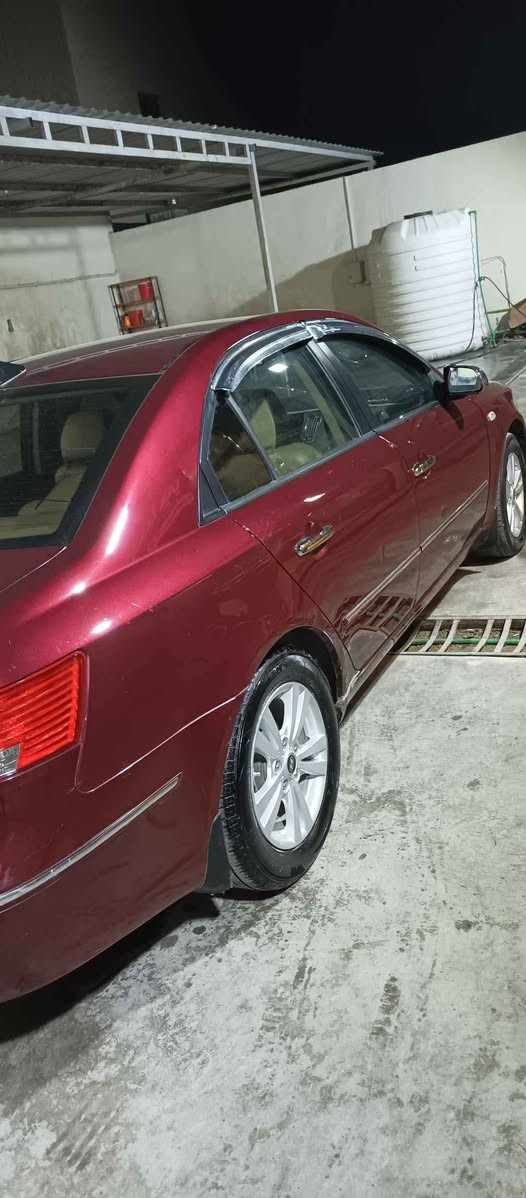 السلام عليكم:  هونداي سوناتا خليجي
رقم بغداد الجديد
موديل 2009
محرك 2400
ماشية 193 الف كيلو متر 
السيارة كفالة من الصبغ والحادث عدا بارد باب السائق مع تكحيل بنهاية الهلال الخلفي 
السيارة جاهزة وممتازة من جميع النواحي 
سعر البيع 122 ورقة 
للاستفسار *********** هيت, الأنبار
