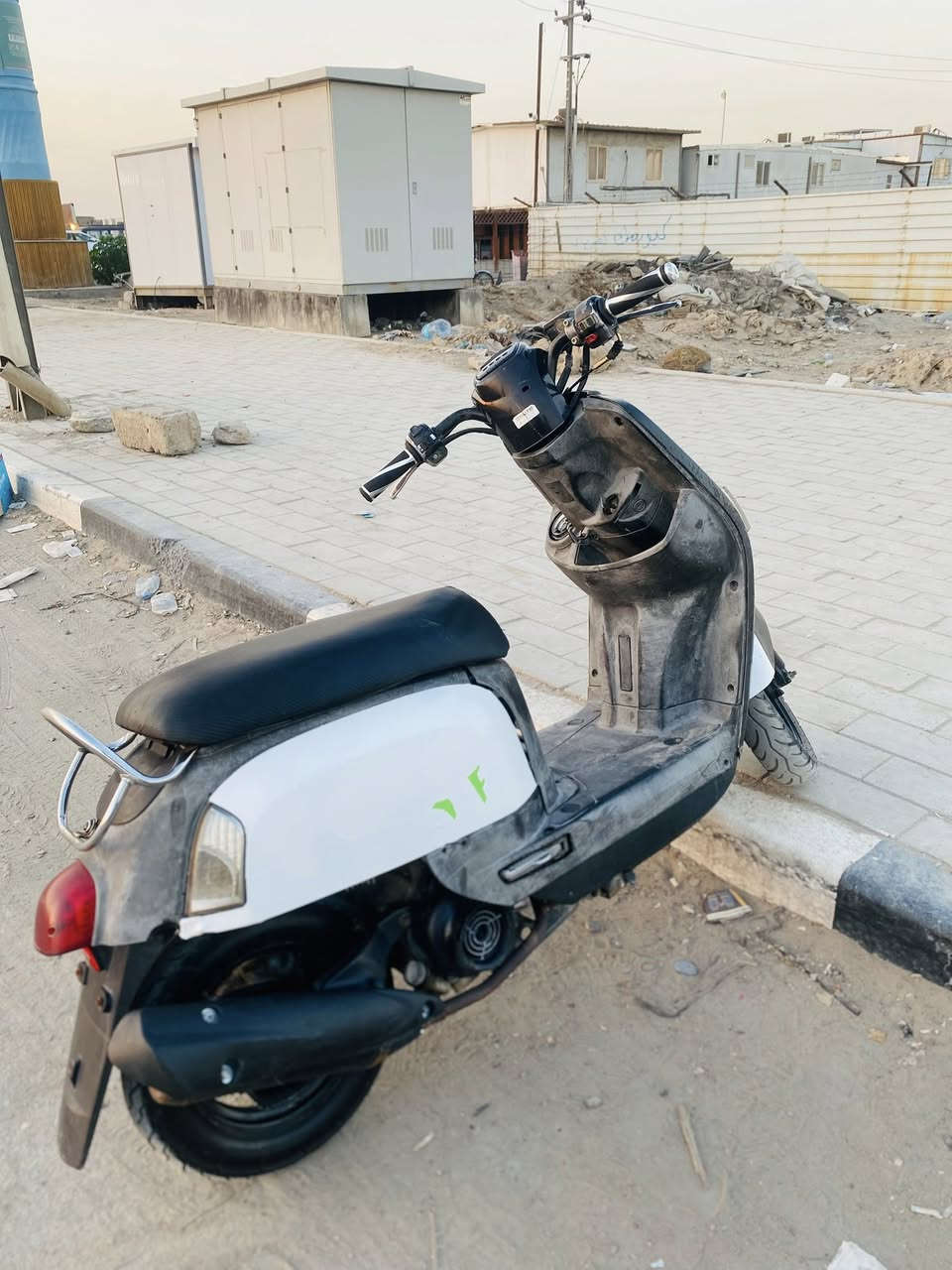 ماكس بوليسي للبيع كوم حديد فقط بانزين مايوصل بدلت مكينه هم مايوصل كلولي بدل عبوه واني لعبت نفسي منه هيه نوزل محوره كابريتر قفلها مو مال مداهر 350مكان بصره بهادريه رقم ***********
