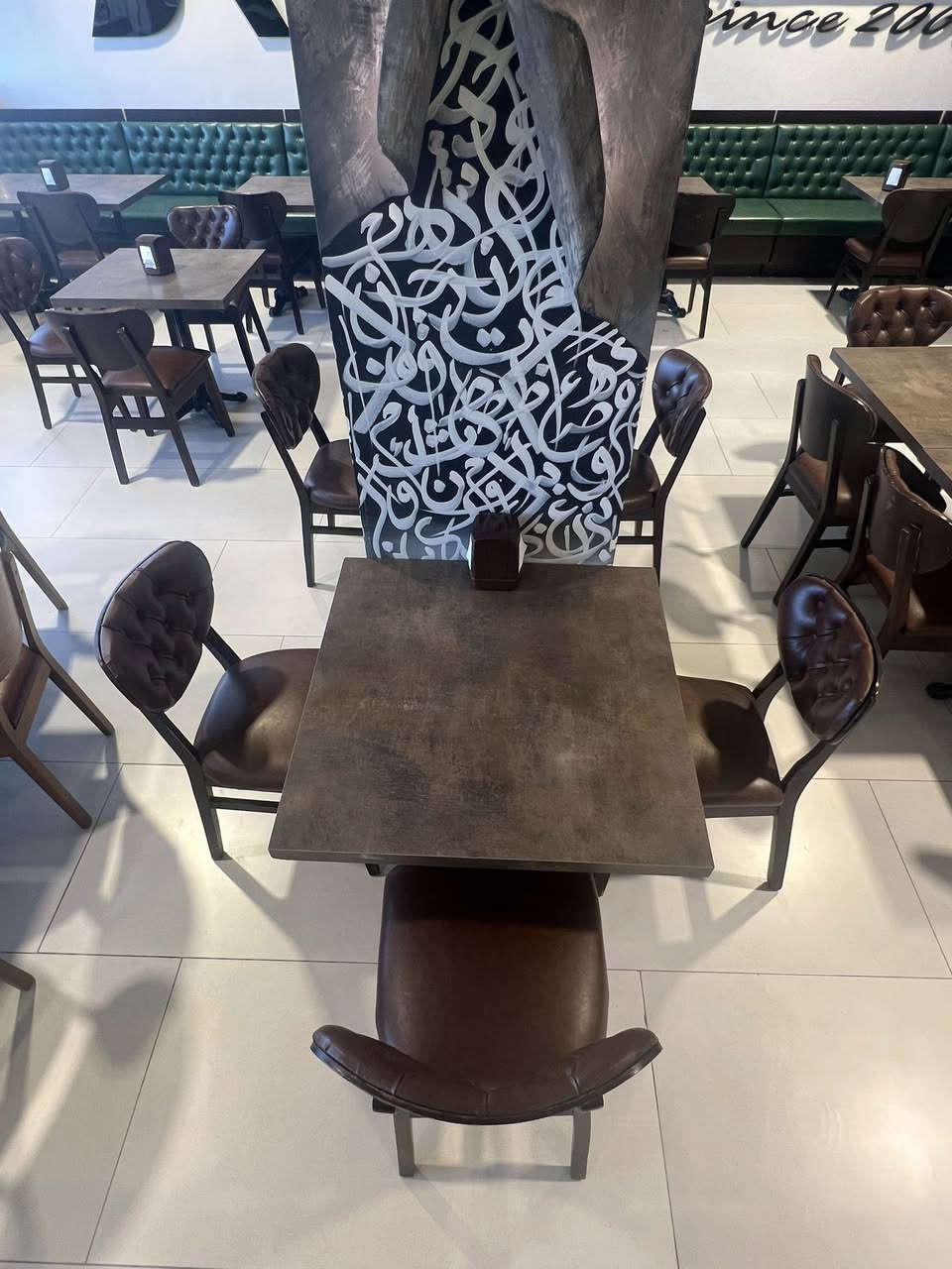لبيع ميز كرسي قنفات تركي زان حيل نضيف العنوان كركوك ***********
