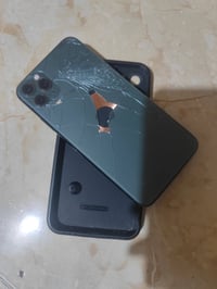ايفون ١١ برو ماكس • ٦٤ • كسر بالظهر