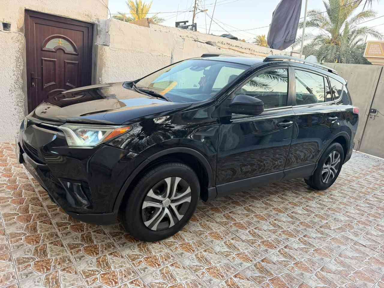 السلام عليكم للبيع راف فور موديل 2018 

رقم بغداد دولي بسمي محرك 2500 جديد 

تبريد ثلج رادر امامي وخلفي صدر جديد سيارا 

جديده بمعنى الكلمة ماشيه (128كم) بدون 

ضرار بيها 4 قطع صبغ أبيع حزام اثر شخوط  

سعر 123 وبيها مجال العنوان ديالى رقم 

الهاتف ***********
