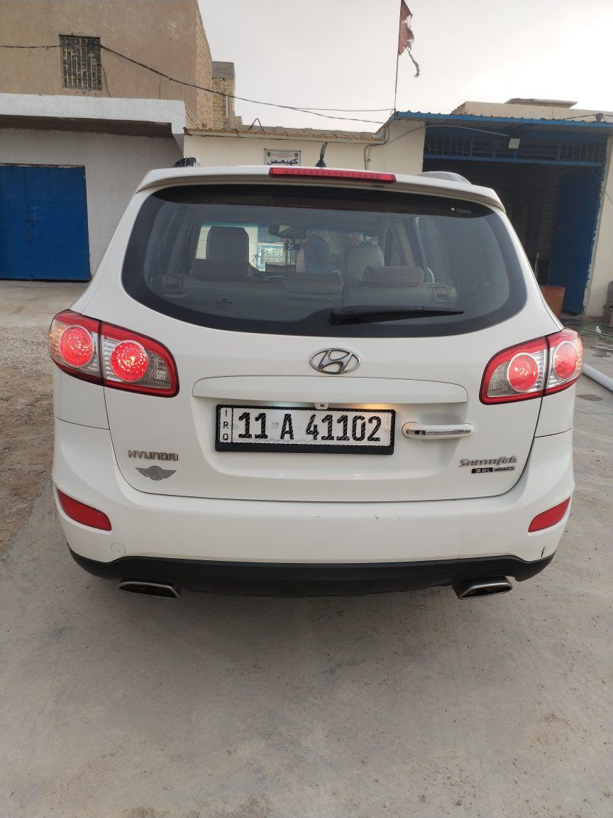 السلام عليكم سنتافي موديل ١١ كامل مواصفات بصمه وفتحه ومري شفط وشاشه تخم تاير سياره معمره درجه اولى ما بيها اي نقص ضرر بيها جاملغ خلفي صفحة اليمنه هزه جديده سنويه باسمي مكان سياره نعمانيه لسعر ١٤٠    تصال على لرقم ***********
