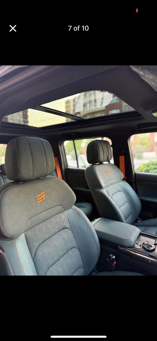 جيتور  T2
جيتور   T2 2.0L LUXURY PLUS 
الموديل: 2025 (خليجي)
العداد:١١ الف كيلو متر
شركة هارلم 2025 
ضمان 10 سنوات 
ضمان السيارة مليون كيلو متر
قوة المحرك: 4 أسطوانات  2.0 تيربو 
ناقل الحركة: أوتوماتيكي ٨ نمره اوتوماتيكية 
نظام الدفع: نظام دفع بالعجلات الامامية

الفروقات luxury Plus مع فئة luxury 
١- ناقل الحركة: اتوماتيكي من ٨ سرعات
٢- نظام الدفع الرباعي والدبلات منBorg Warner
٣- ٤ سنتيمتر اعلى
٤- مقعد السائق مساج
٥- مقاعد السائق و الراكب تدفئة وتبريد
٦- بلاجيكتورات و الاضائه جانبيه بلاديه من الشركه
٧- اسبير تاير مع ويل گب اضافي
٨-مرايات تضليل تلقائي
٩-جرار تحت مقعد السائق
١٠- گير كرستال
١١- نظام تنقية الهواء

المواصفات //
*فتحة سقف بانوراما بقياس 1.1م
*إطارات قياس 20 إنچ
*الصندوق شفط
*الشباك الامامي شعار جيتور مضاء
*عروض ضوئية وموسيقية استعراضية 
*رادار تفاعلي
*نظام القيادة شبه الذاتية
*نظام الكبح التلقائي في حالة الطوارئ
*كاميرات محيطية 540 درجة
*حساسات أمامية وخلفية
*نقطة العمياء 
*  تحذير مغادرة المسار
*  المساعدة للبقاء في المسار
*شاشة التحكم بقياس 15.6 إنچ
*شاشة القيادة بقياس 10.25 إنچ
*نظام صوتي 12 سماعات من Sony
*نظام أبل كاربلاي وأندرويد أوتو 
*نظام اوامر صوتية
*المقاعد من الجلد الفاخر 
*مقعد السائق والراكب كهربائي و تبريد و تدفئة و مساج
*  ذاكرة مقاعد امامية لحفظ 3 وضعيات
*إنارة محيطية متعددة الالوان 
*عتبات الأبواب مضيئة
*مصابيح أوتوماتيكية LED مع مصابيح نهارية
*التكييف التلقائي مع الضوء العالي
*نظام تقليل الضجيج  مع زجاح مزدوج
*المرايا الجانبية قابلة للطي كهربائياً ومدفئة
*(بصمة) و تشغيل عن بعد
*  إغلاق نوافذ وفتحة السقف عن بعد
*شاحن لاسلكي سريع
*نظام تنقية الهواء PM2.5 
*مسند الذراع الوسطي مع كير كرستال
 *انماط قيادة متعددة 
*وسائد هوائية امامية و جانبية عدد 6 
*حساسات مطر 
*دوسات جانبية
*نظام التحكم بنزول المنحدرات
*نظام المساعدة لصعود المرتفعات 
السيارة مرقمة السليمانية و موجودة في السليمانية 
تبديل دهن شركة هارلم وكل هذا موجود بالوصولات
لمعرفة السعر اتصل برقم موبايل
***********
