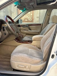 جميعاً  سياره كراون ملكه للبيع  كفاله عامه كص وظربه جديده كلش   اربع ك...