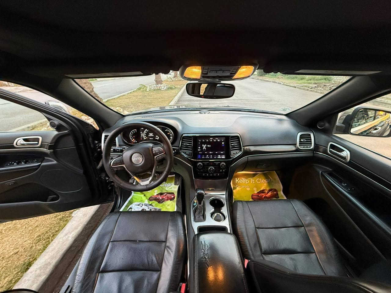 سلام عليكم
  جيب للبيع موديل ٢٠  لمتد بانوراما  جنطه كهرباء  كشن حار بارد  كشن خزن ميموري ستيرن كهرباء تشغيل عن بعد وبيها بعد مواصفات هواية  ماشيه ٧٠  الف السعر ٢٦  وبيه مجال بسيط 
مكانها بغداد  
***********
