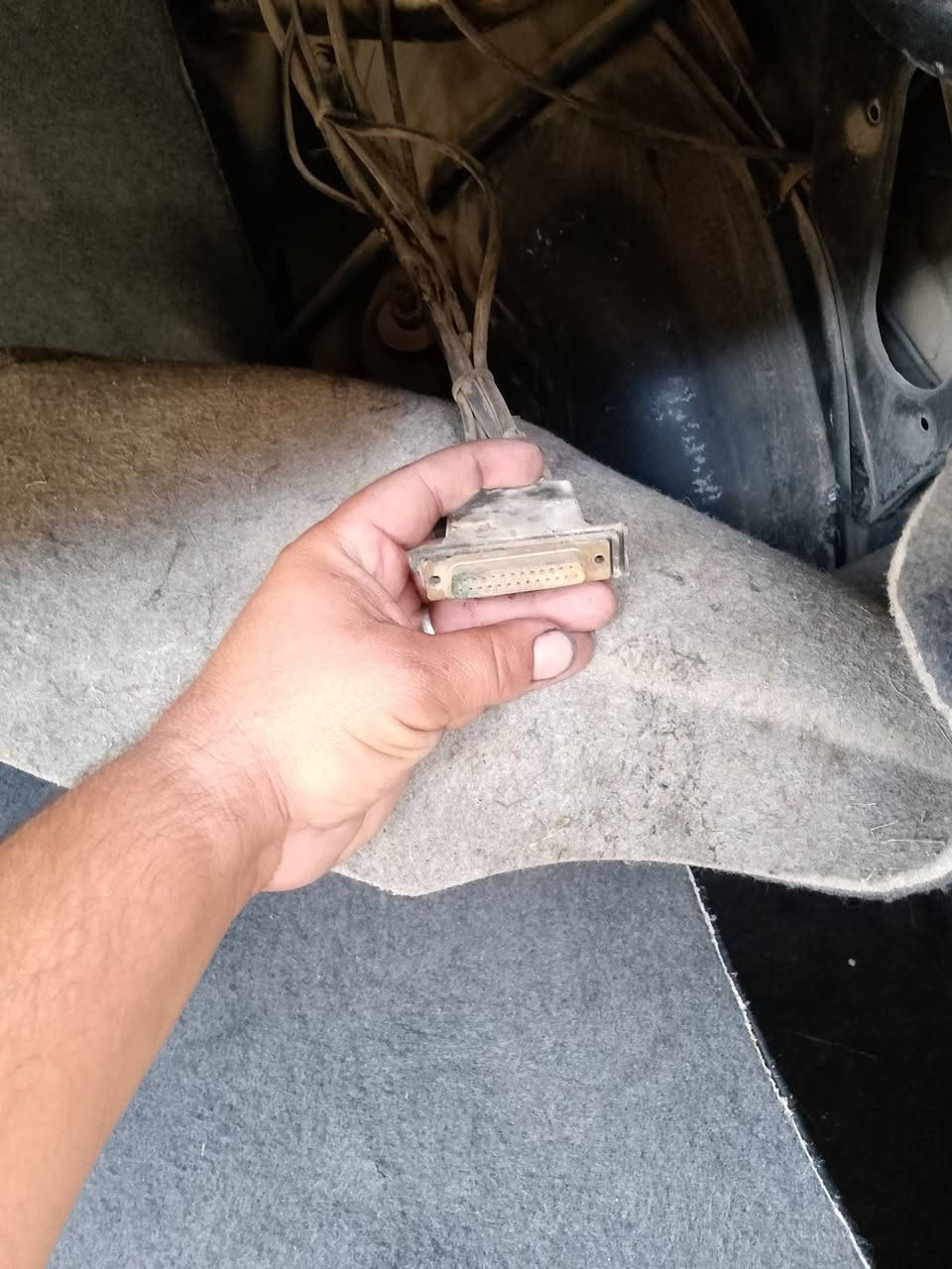 السلام عليكم عندي مارسدس دب لكيت هذن الفيش لونهن ذهبي جوا كشن النفر ورايحات عالصندوك وببهن هاي الفيشة مال شنو بلى زحمة


**إذا كنت صاحب هذا الإعلان وتريد حذفه لأي سبب، رجاءا أرسل رسالة إلى الدعم الفني**