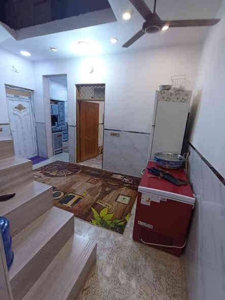 السلام عليكم
🏠بيت للبيع المساحة 110م 

طابو صرف زراعي سند 25 قرار محكمه 

البيت يحتوي على 

غرفة نوم 

استقبال 

حولي+مطبخ 

صحيات 

وترك

ولبيت ركن على شارعين 

قاط الثاني هيكل ناقصه بس سقف يحتوي على صحيات و وثنين غرف 

السعر 90 وبيه مجال

الموقع 📍السرايدت القديمه المربع الثالث 

الاستفسار والتواصل ***********
