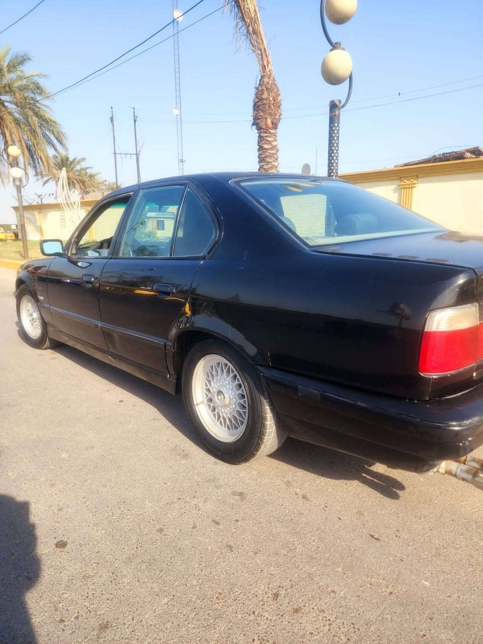 سلام عليكم للبيع بي ام دبليو مديل ٩١ ميكنه مسكر عدله بيه بس جاملق خلف والباقي خير من الله بيه تبخير قليل مكان بغداد جسر ديالى سعر ٤٠وبيه مجال للشراي تحويل تحويل ثاني يوم سياره جاهزه ***********
