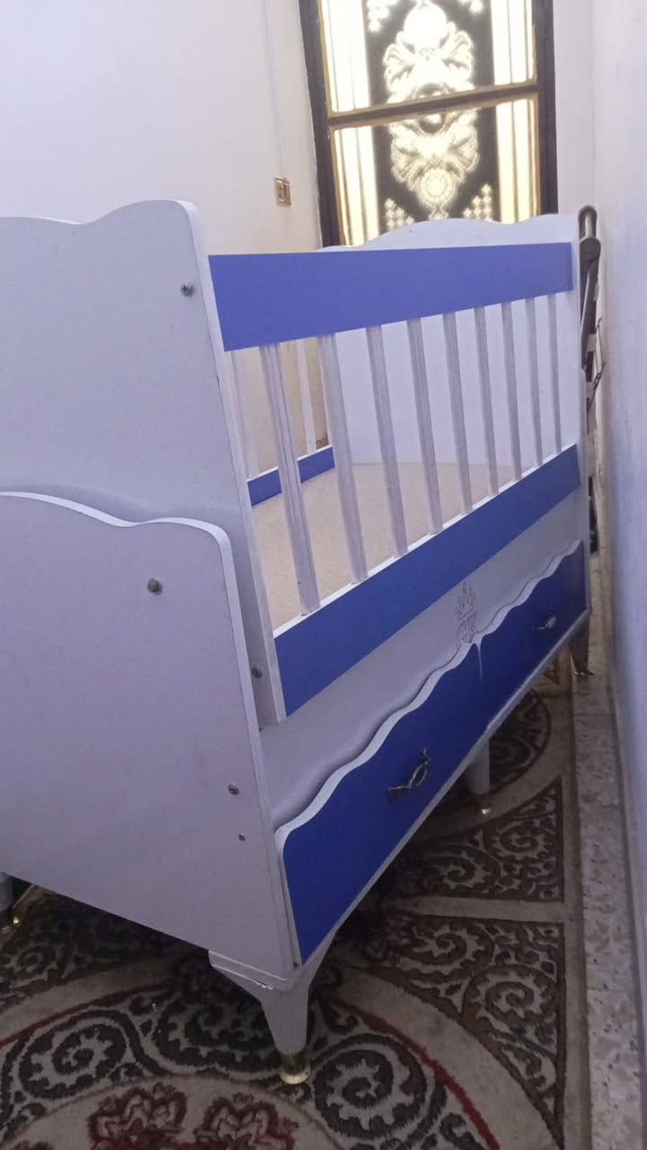 السلام عليكم
كاروك للبيع حديث جدا مع مندر طفل حديث
استخدام قليل 
للاستفسار ***********
