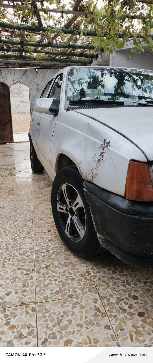 السلام عليكم اوبل كاديت سنويه خضرة مديل 91بدون صبق ولا دعم محرك كيرشرط سياره على بلادي كلها شرط كابون بيها شرط التحويل كهربائيات كلها شغاله باتري جديد سياره كلها شرط السعر ((17)) بيها مجال بصيط ***********بي وتساب
