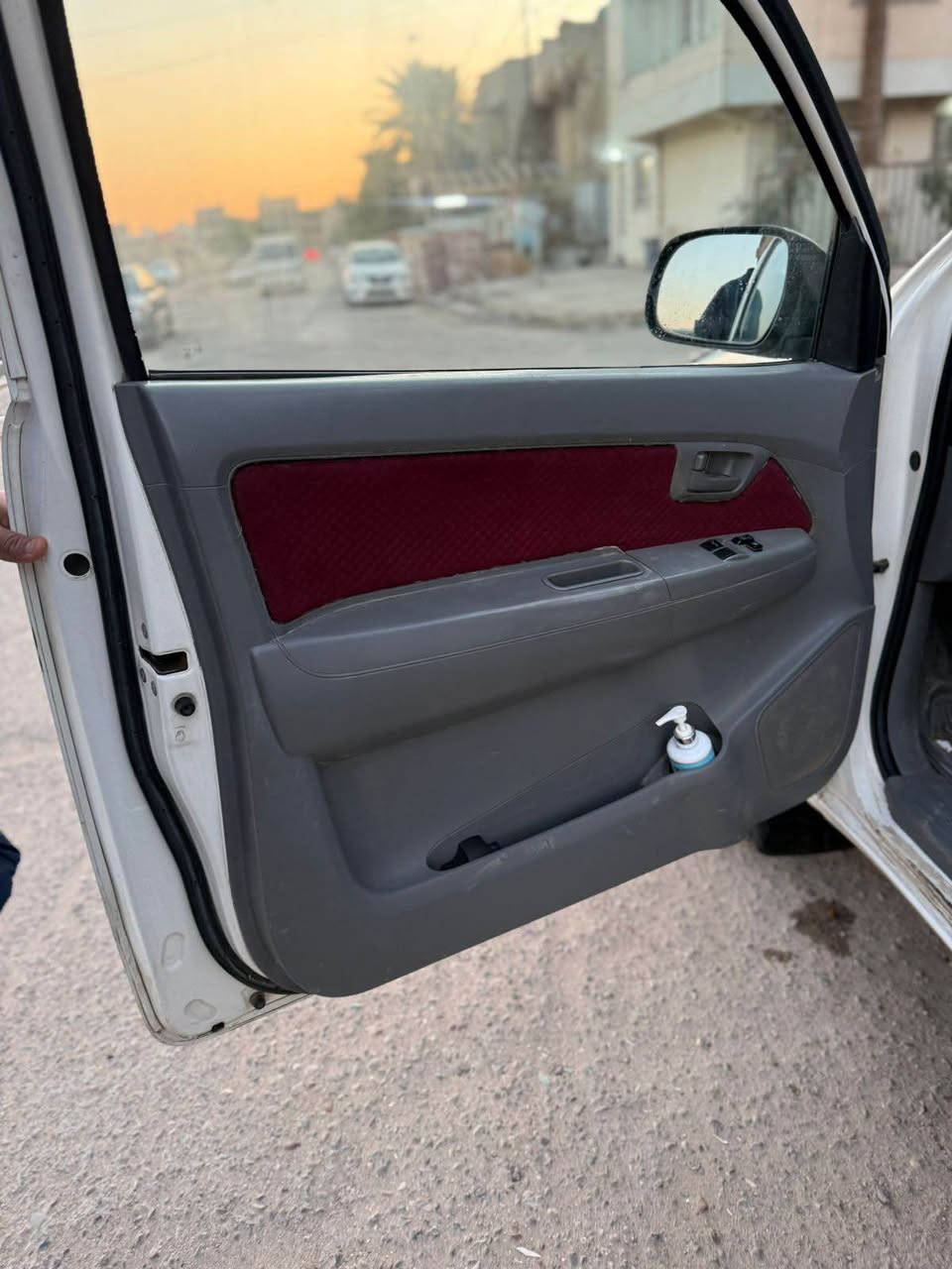 بيكم تيوتا هايلوكس ٢٠٠٨ 
رقم اربيل الجديد هزه جديدة وسنوية جديدة تنتهي ٢٠٣١ 
تخم تاير جديد باتري جديد 
صدر امامي جديد بل كامل 
صدر خلفي جديد بل كامل 
ارضية جلد والكشنات دوشمة جديدة
بسمي السيارة ثاني يوم تحويل مكاني بغداد السعر 148 رقم الهاتف *********** السيارة نظيفة جداً وبيها سونار فحص مع الصور بغداد, العراق
