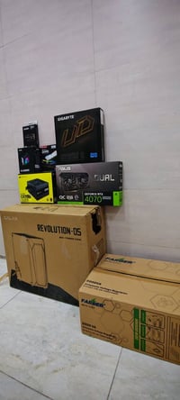 RTX 4070 SUPER • i5 13400F • نظيفه ١٠٠ ساعة