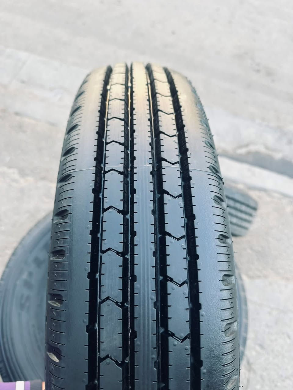 محبوب الكوسترات ماركة (برجستوون )
تاير برجستون قياس ٢٠٥/٨٠/١٧.٥

انتاج ٢٠٢٥ 

جديد غير مستخدم 

املس من الجوانب والنقشة 

مكاني بغداد مجمع المشن كرادة خارج طريق معسكر رشيد 

محلات سالم مجهول 

محمد سالم

***********
