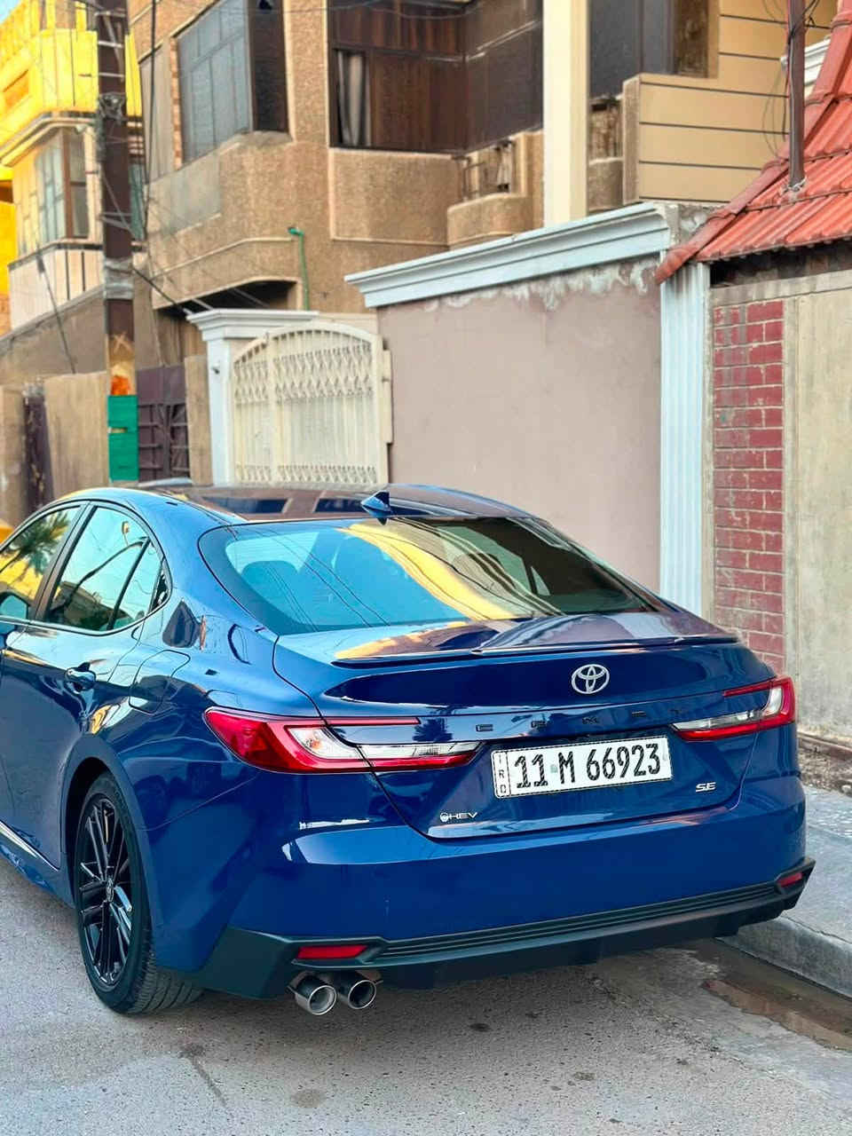 للبيع | Toyota Camry SE HEV Hybrid 2025 🔥
* وارد أمريكي
* فئة SE
* محرك 2.5 لتر هايبرد (اقتصادية عالية بالوقود)
* جير أوتوماتيك CVT
* شاشة وكالة (الصغيرة)
* كاميرا خلفية
* تشغيل بصمة (Smart Key)
* تشغيل ستارت
* مثبت سرعة
* تحكم بالدركسون
* شاحن لاسلكي
* Apple CarPlay / Android Auto
* جنوط رياضية 18 إنج
* LED أمامي وخلفي
* زجاج كهربائي + مرايا كهربائية
* تكييف أوتوماتيك ثنائي
* وسائد هوائية وأنظمة أمان Toyota Safety Sense

🛠️ الحالة:

* 4 قطع صبغ
* بدون لغد
* بدون شاصي
* السيارة نظيفة وجاهزة للاستخدام

💰 السعر المطلوب: 21500$ قابل للتفاوض بالمعقول 
***********
