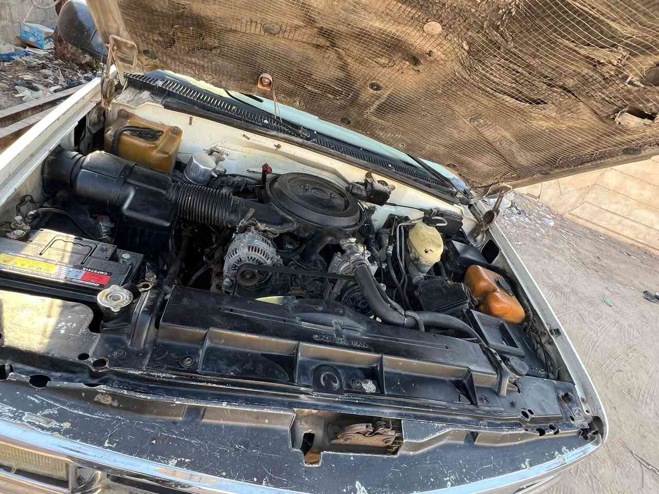سلام عليكم للبيع  مديل 97 رقم بغداد مكينه 350بيها بدايه بخار كير ألف حداده توني مسويها كهرباء شغاله نقص تبريد سياره مثل ما بالصور تجي شوفها والقماره مثل ما بالصوره هم تجي شوفها مكاني بصره زبير السعر 35 وبيها مجال اي شي اتصل على  ***********
باقي تفاصيل خابرني

