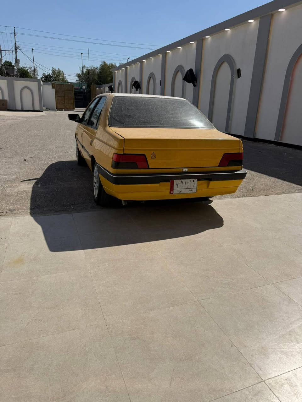 بيجو405
موديل 2012
 ومكينه كفاله
تبريد ثلج
كشنات بربري 
حداديه امامي خلفي  
مكاني بصره ابو الخصيب 
السعر 40وبيه مجال
***********
