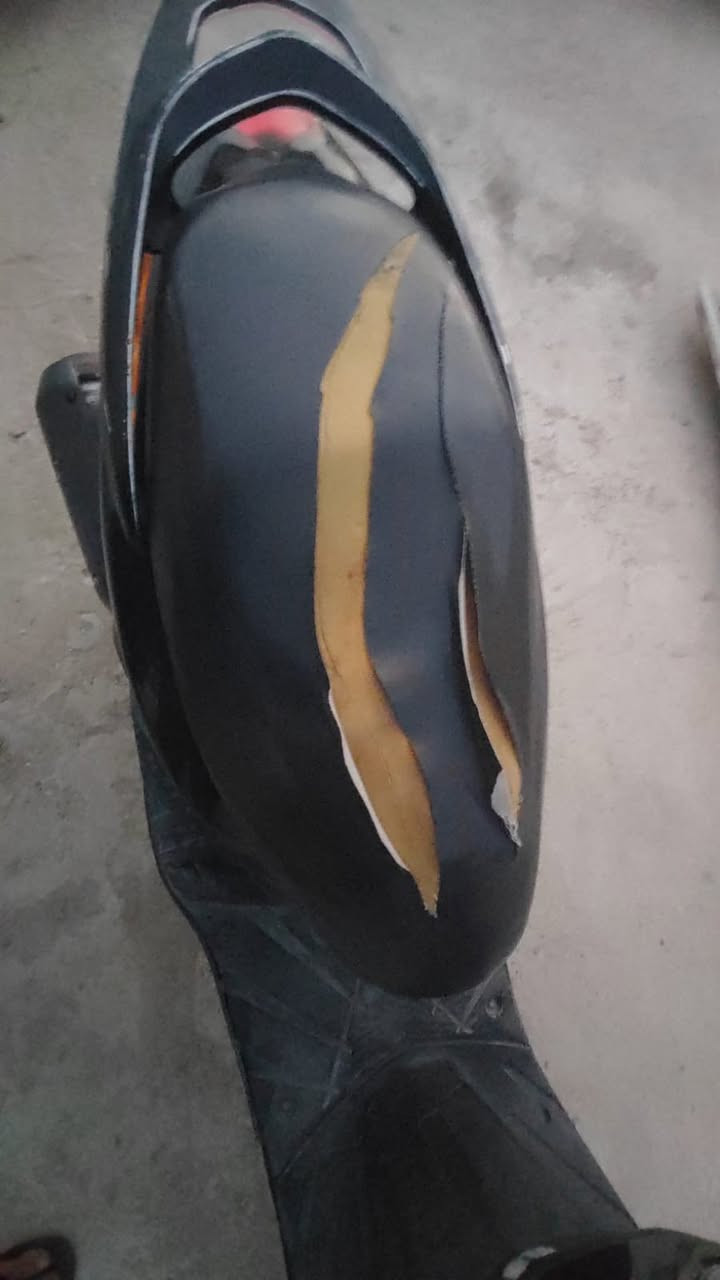 السلام عليكم حبايب كلبي دراجة مكفولة سرعة وشلعته ما تنوصف الله شاهد تجي تشغل وتطلع بس نقصه كشن 
ودشبول السعر 450 وبيه مجال عنواني بغداد الشعله للاتصال
رقمي 👇🏾
0788 132 2104
